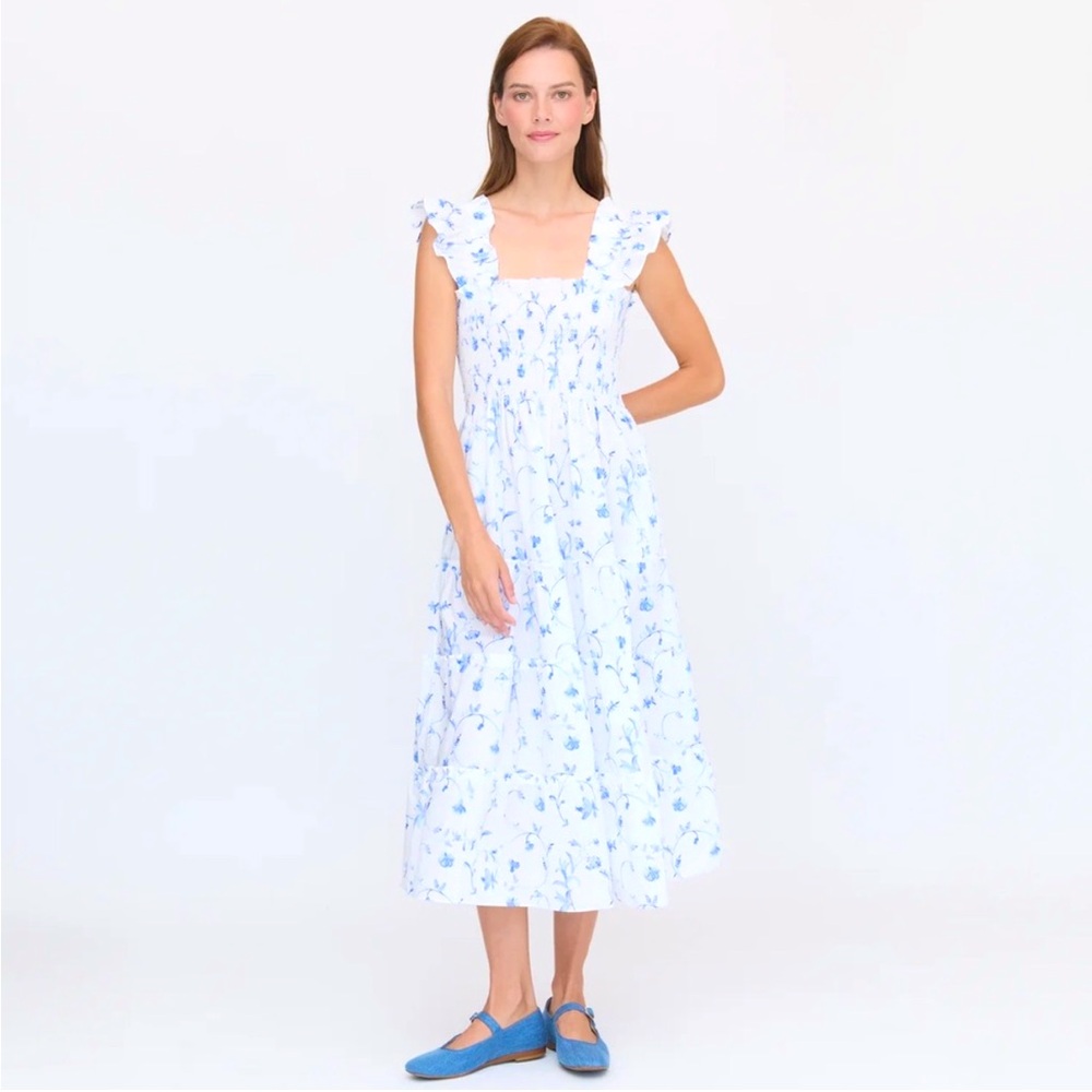 Hill House Ellie Nap Dress in blue botanical. Excellent used condition. Like new